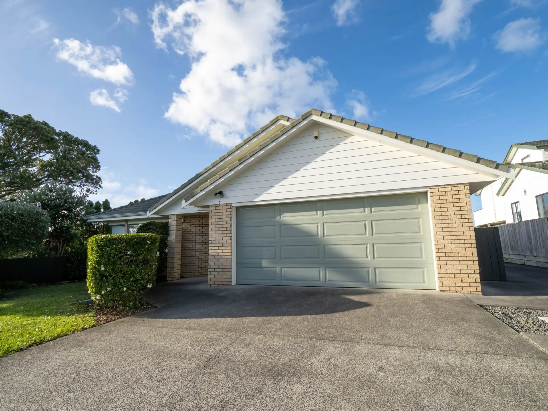 How to paint a garage door